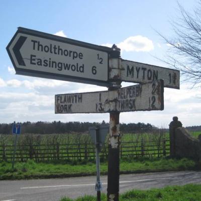 Tholthorpe sign
